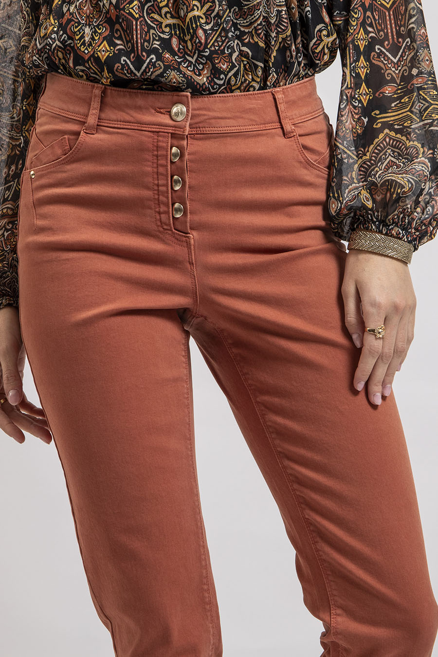 Pantalon slim coloris rouille - 2