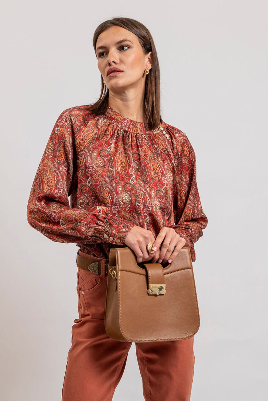 Blouse satinée motif cachemire imprimé grenat - 1
