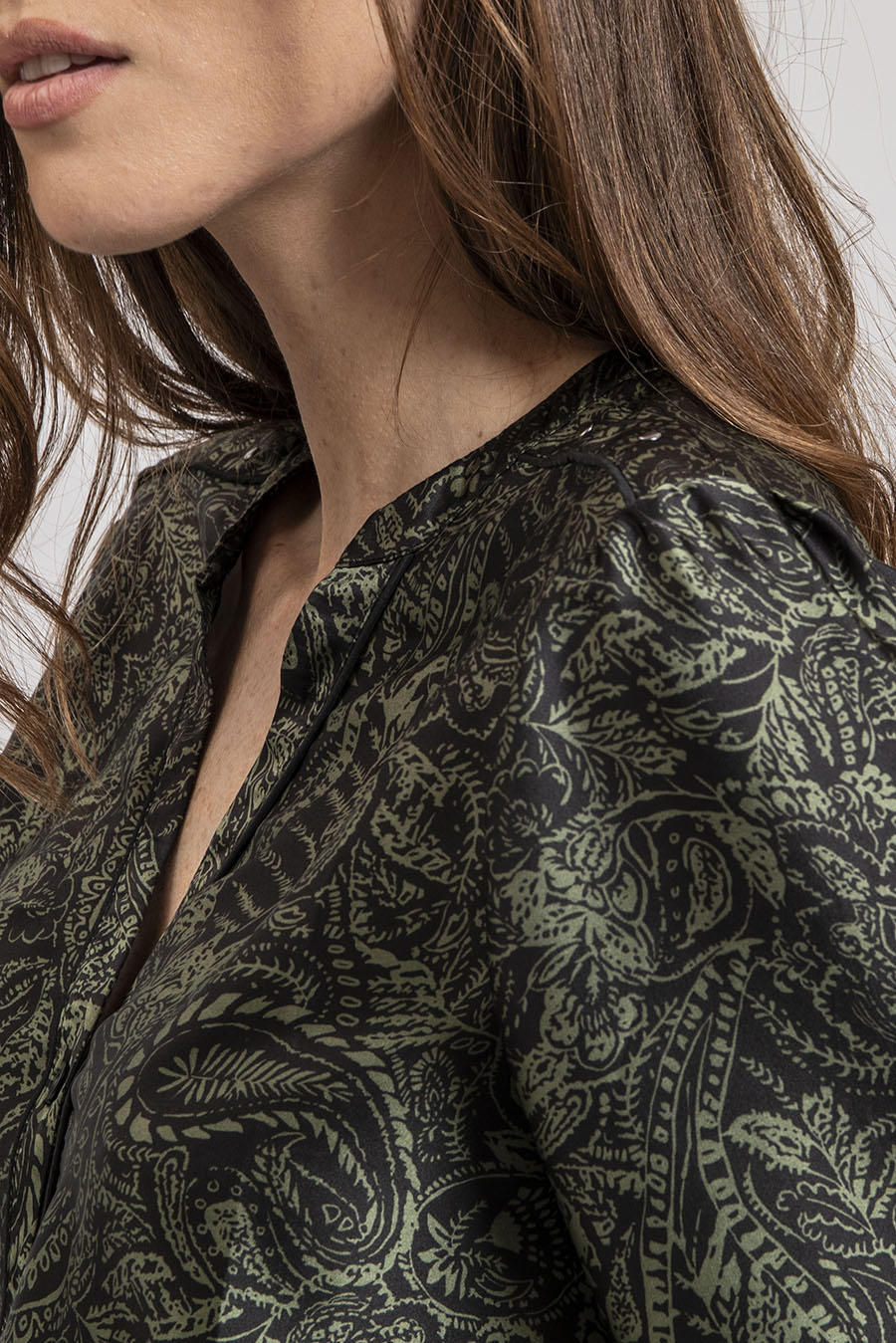 Chemise motif cachemire kaki et noir - 2