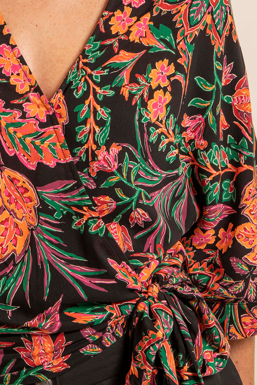 Blouse cache-coeur imprimé noir et orange - 2