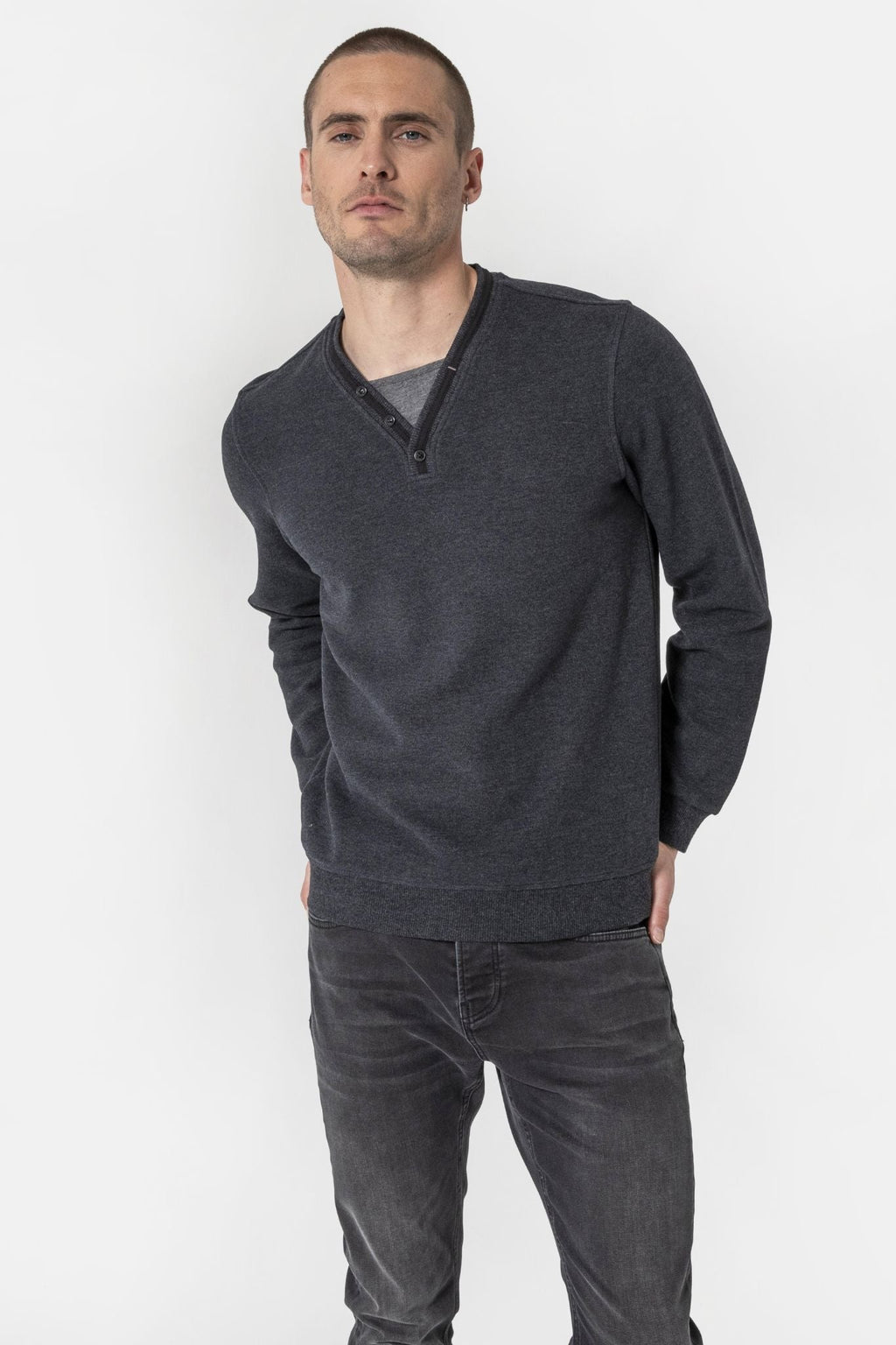 Pull noir et gris - 1