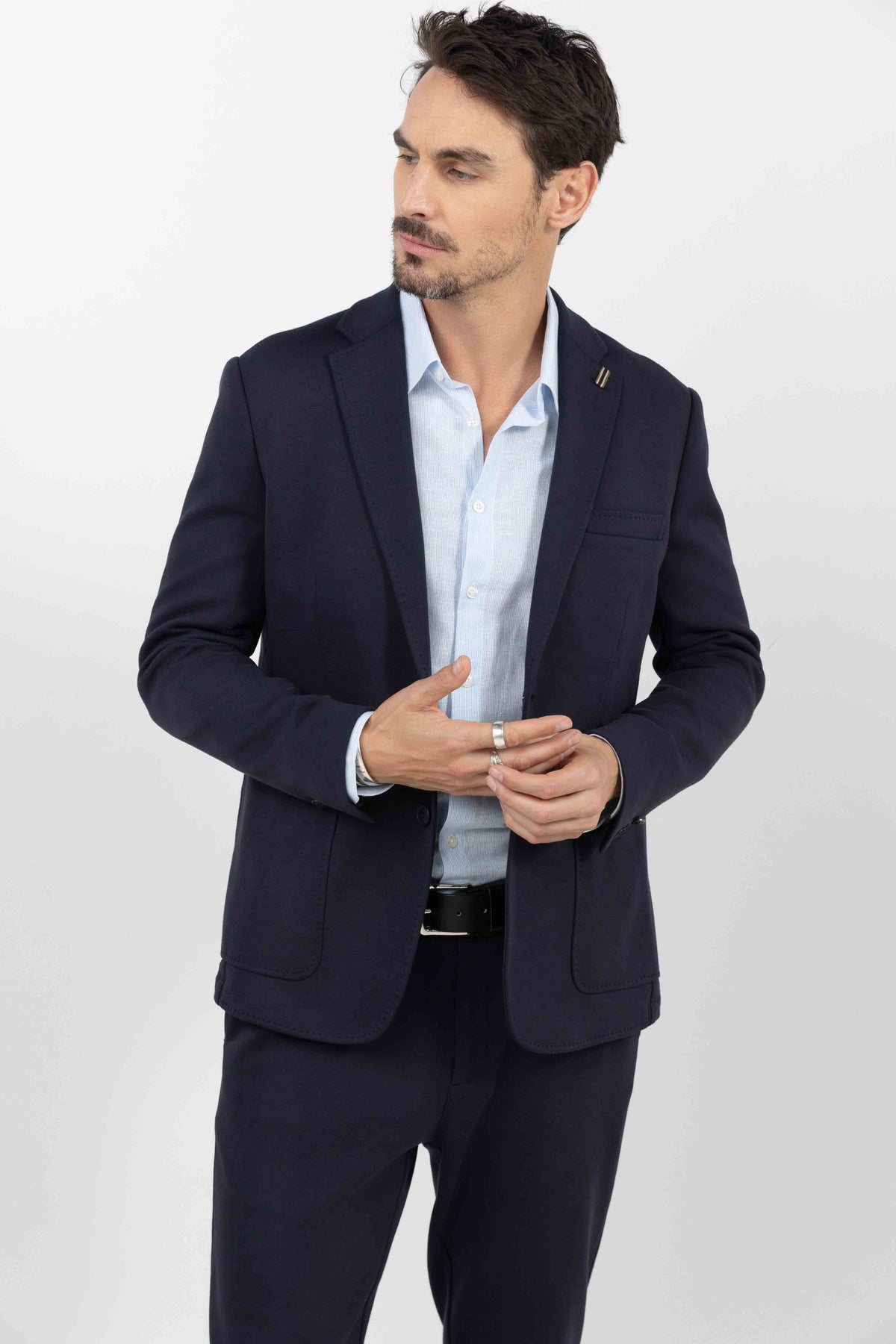 Veste tailleur bleu marine élégante - 1