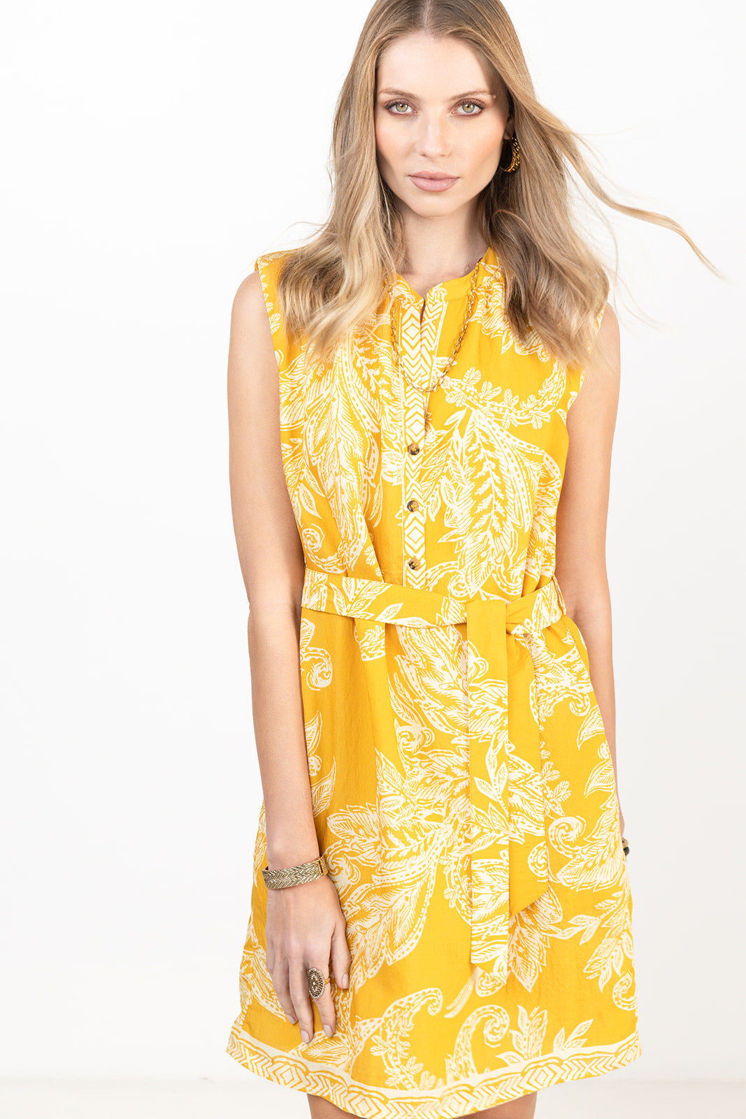 Robe imprimée jaune épaulée ceinturée - 2