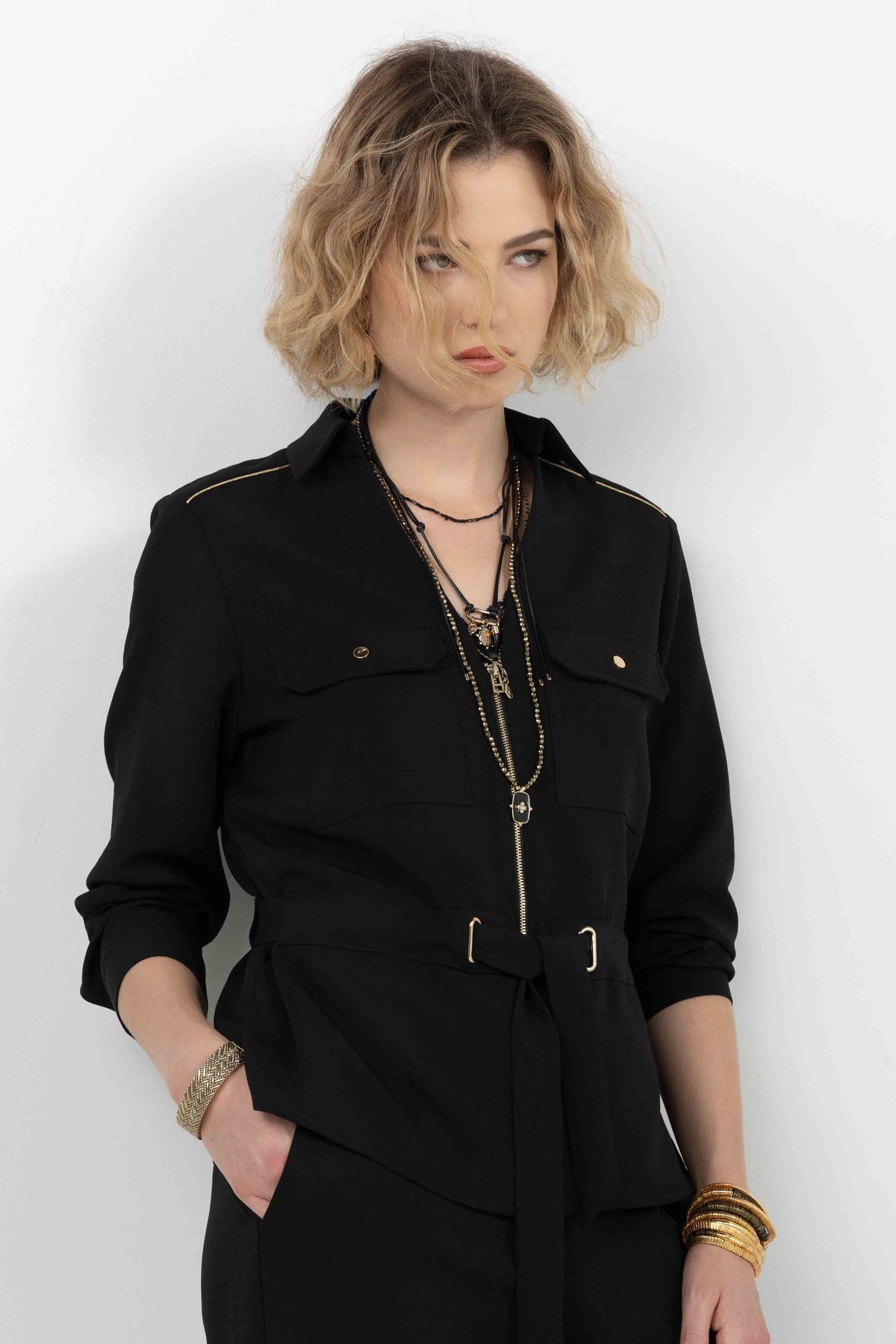 Veste noir chic ceinturée - 1