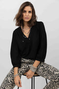 Blouse noire brodée perles chic - 1