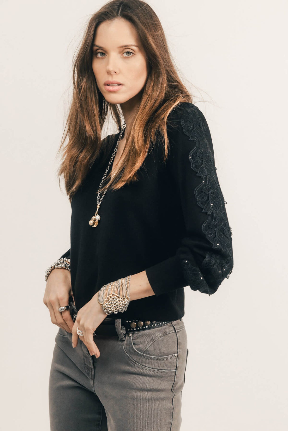 Pull noir dentelle - 1