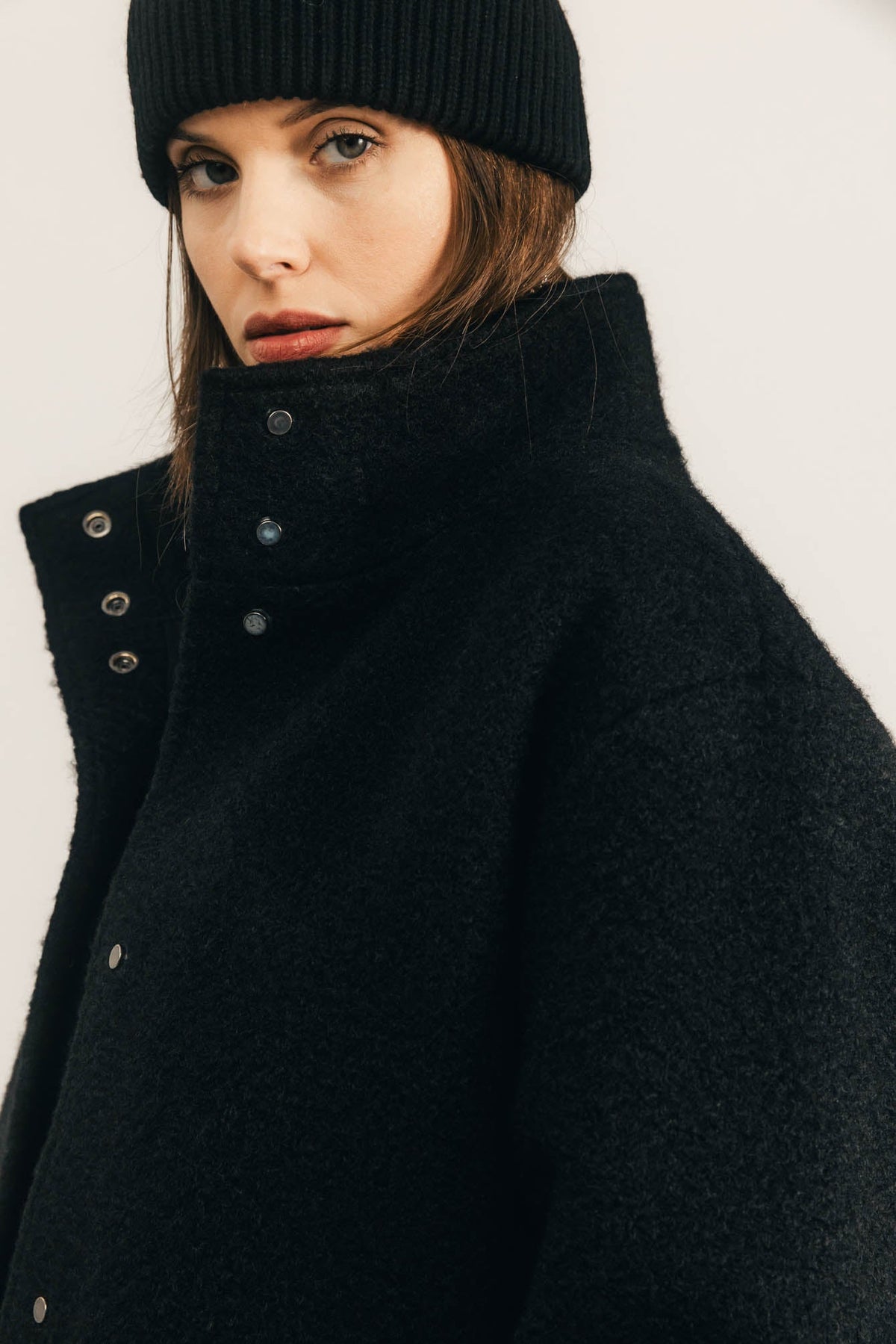Manteau noir long matière bouclée - 2