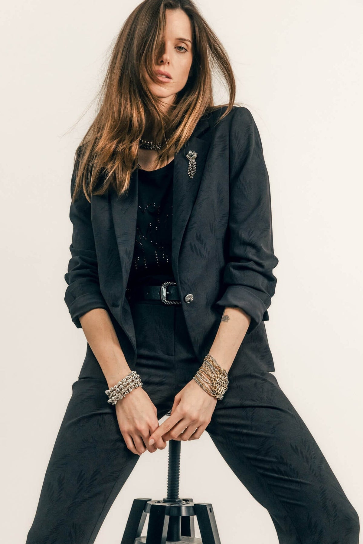 Veste tailleur imprimé broche rock - 1