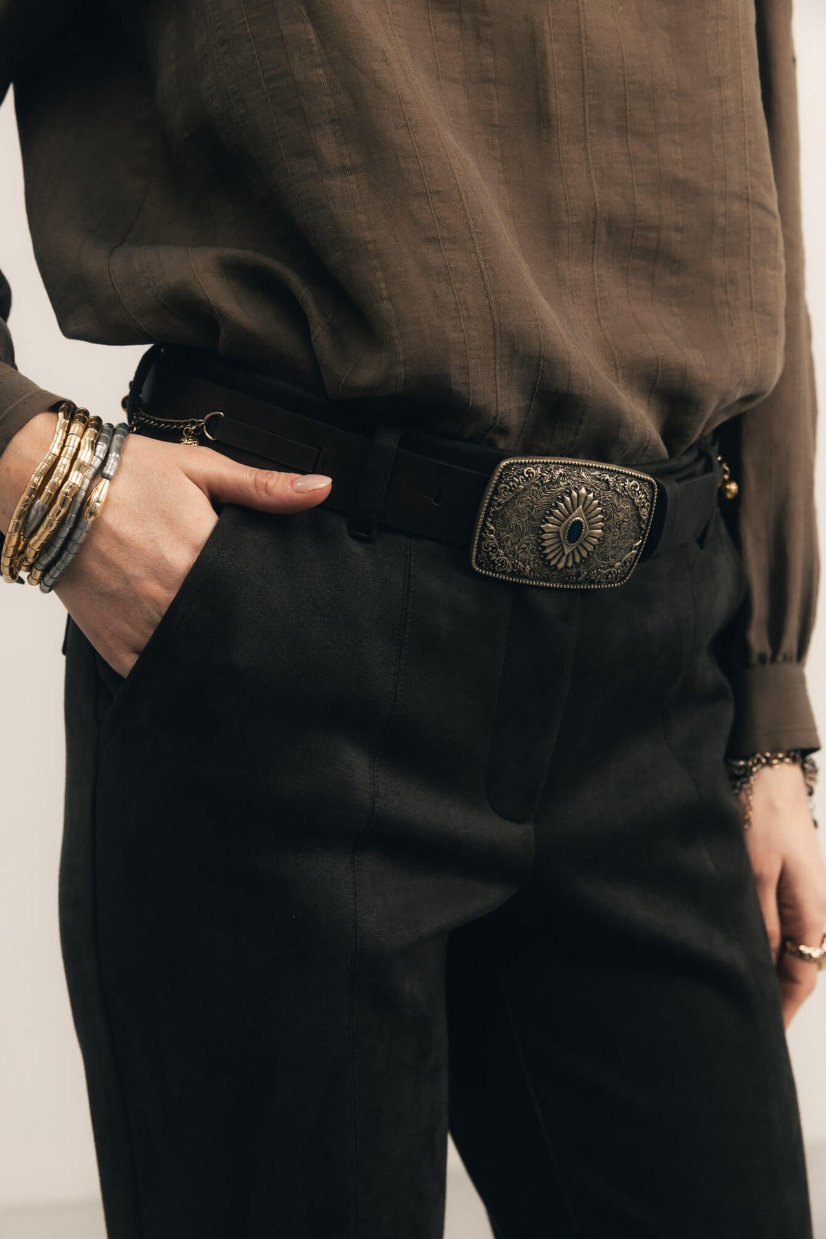 Pantalon kaki suédé coupe cigarette - 2