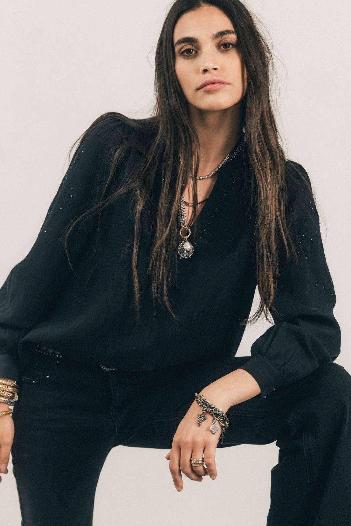 Blouse noire jacquard brodée perlée - 1