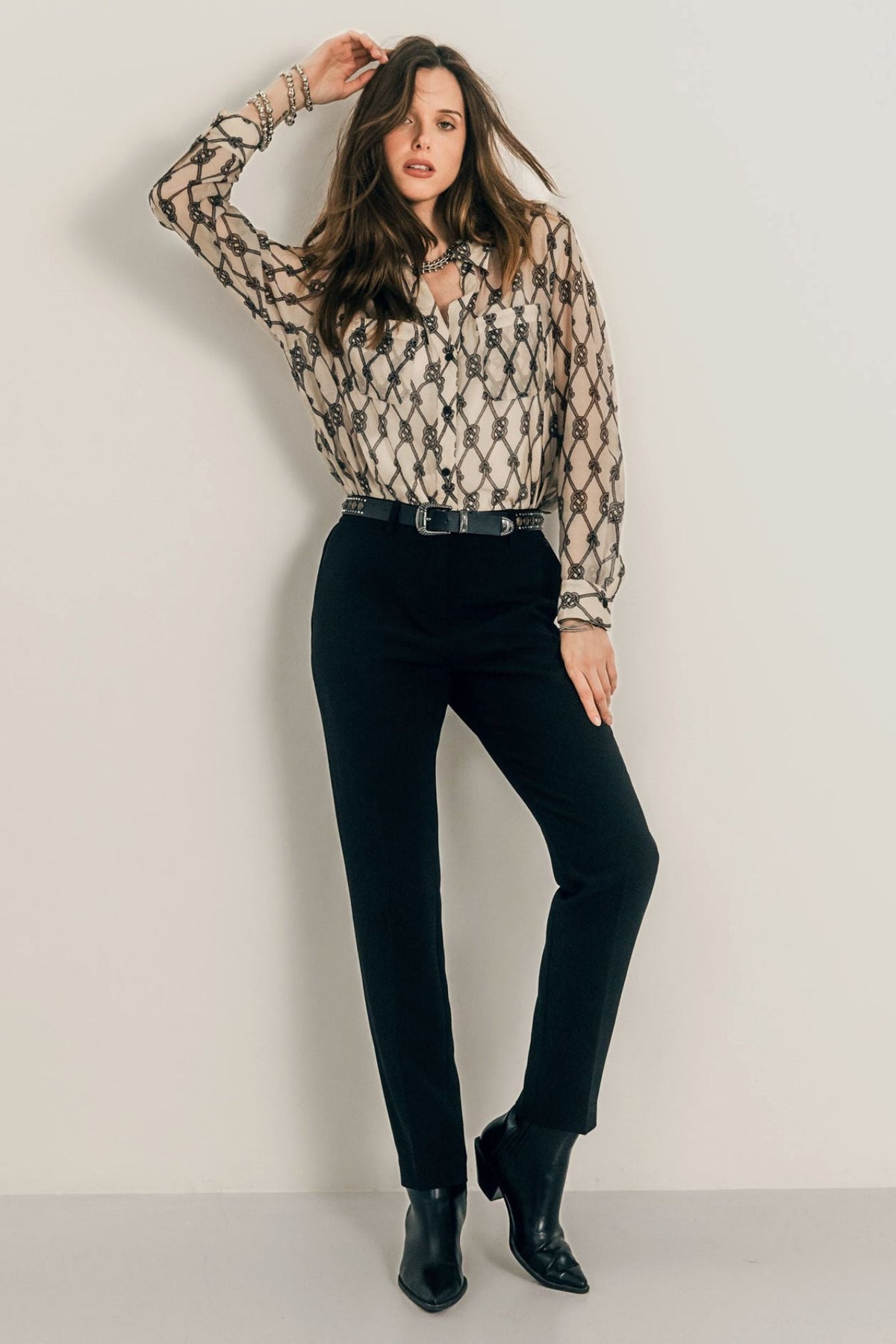 Pantalon noir cigarette chic - 1
