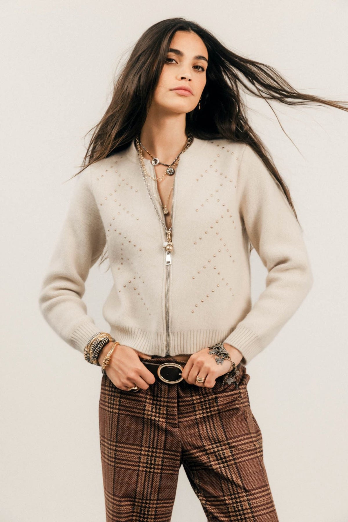 Gilet beige clous métalliques rock - 1