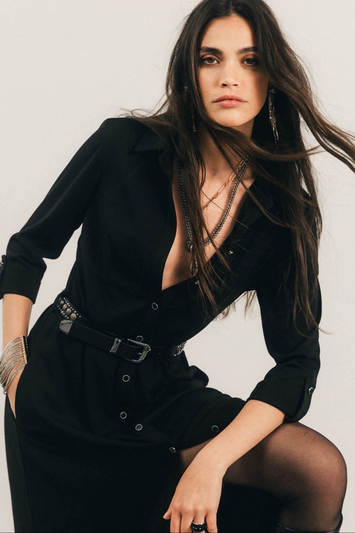 Robe chemise noire fluide intemporelle - 1